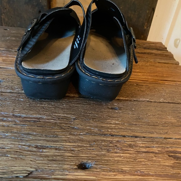 INGARO Women’s Nurse’s Happy Shoes Slip On T-Strap Mules - Picture 3 of 6